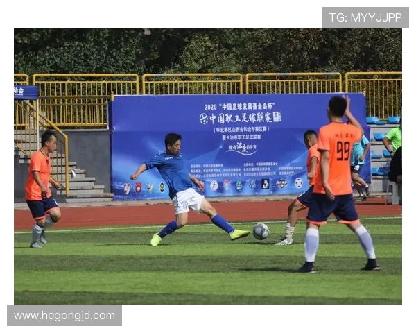 上海足球队的拼搏历程与梦想追逐的精彩故事