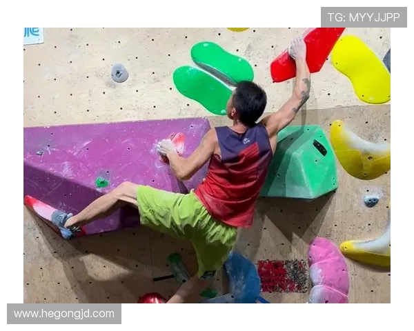 北京攀岩队战术揭秘：攀岩巨献背后的训练与策略分析