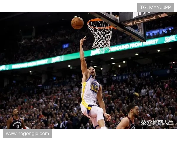 勇士与灰熊季后赛第六场激战回顾与精彩瞬间分析