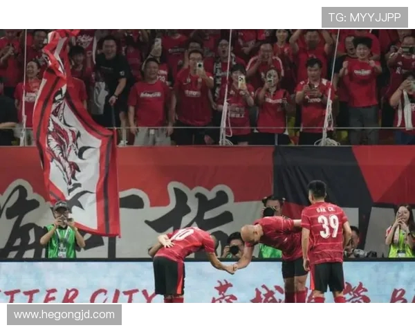 山东鲁能与柔佛激战正酣比分揭晓引发球迷热议