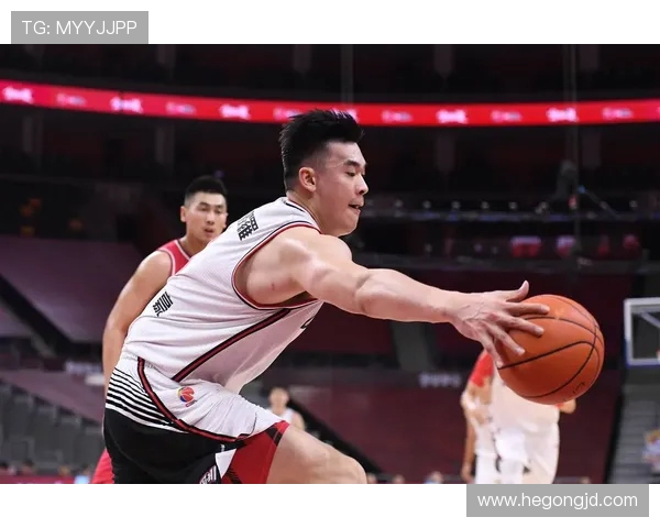 李慕豪:从篮球新星到职业生涯巅峰的励志故事与奋斗历程 李慕豪:从篮球新星到职业生涯巅峰的励志故事与奋斗历程